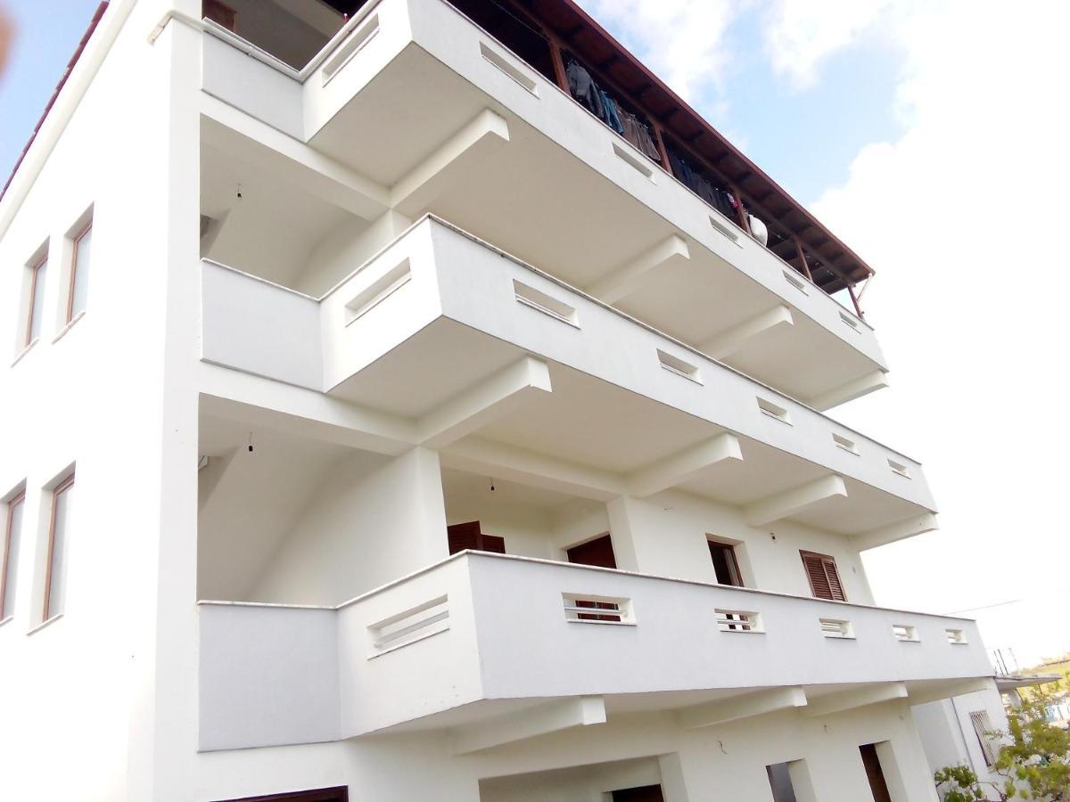 Vila Bali Durres Luaran gambar